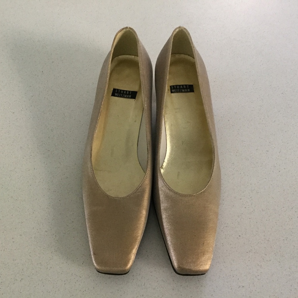 NWT STUART WEITZMAN gold fabric heels SZ 7